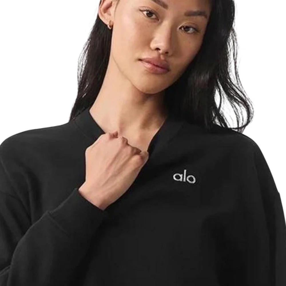 Alo Yoga Women Accolade Crew Neck Pullover Sweatshirt Black‎ Chrome Logo Size L